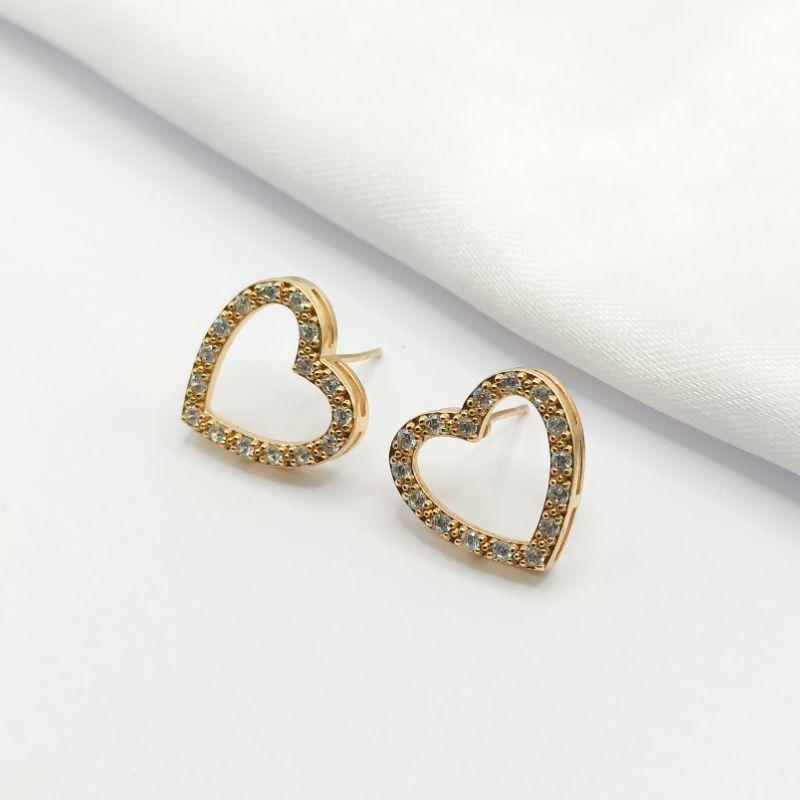 BRINCO DOURADO CORAÇÃO VAZADO COM ZIRCÔNIA