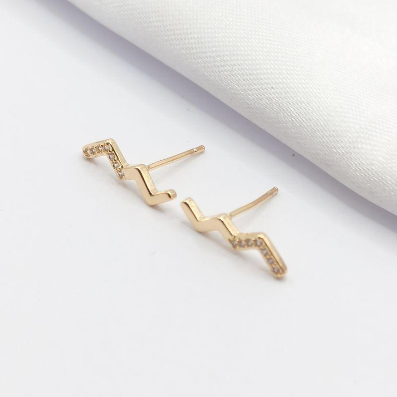 BRINCO DOURADO ONDINHA METADE CRAVEJADO