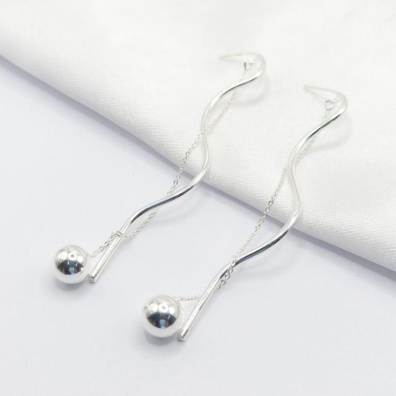 BRINCO PRATA FIO ONDULADO COM CORRENTE E BOLA LISA