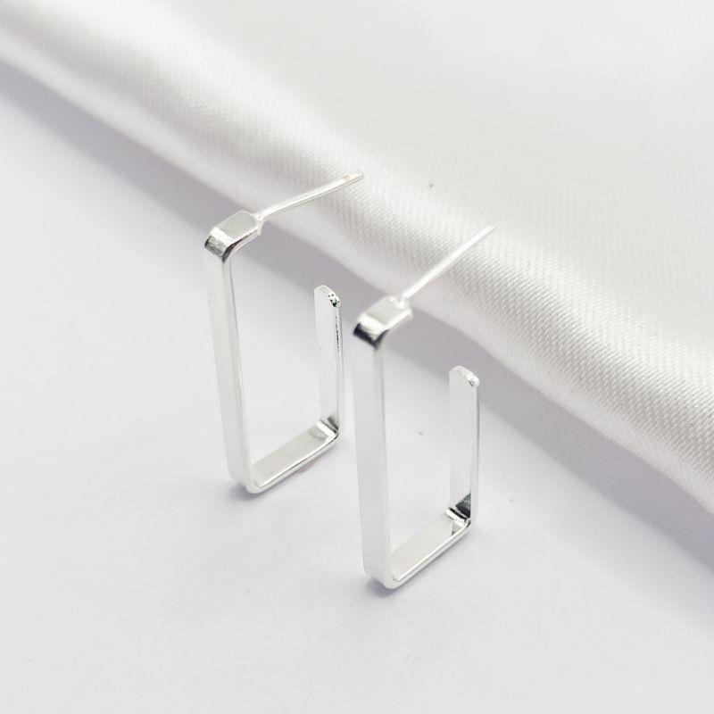 BRINCO PRATA MEIA ARGOLA FIO ANZOL RETÂNGULAR