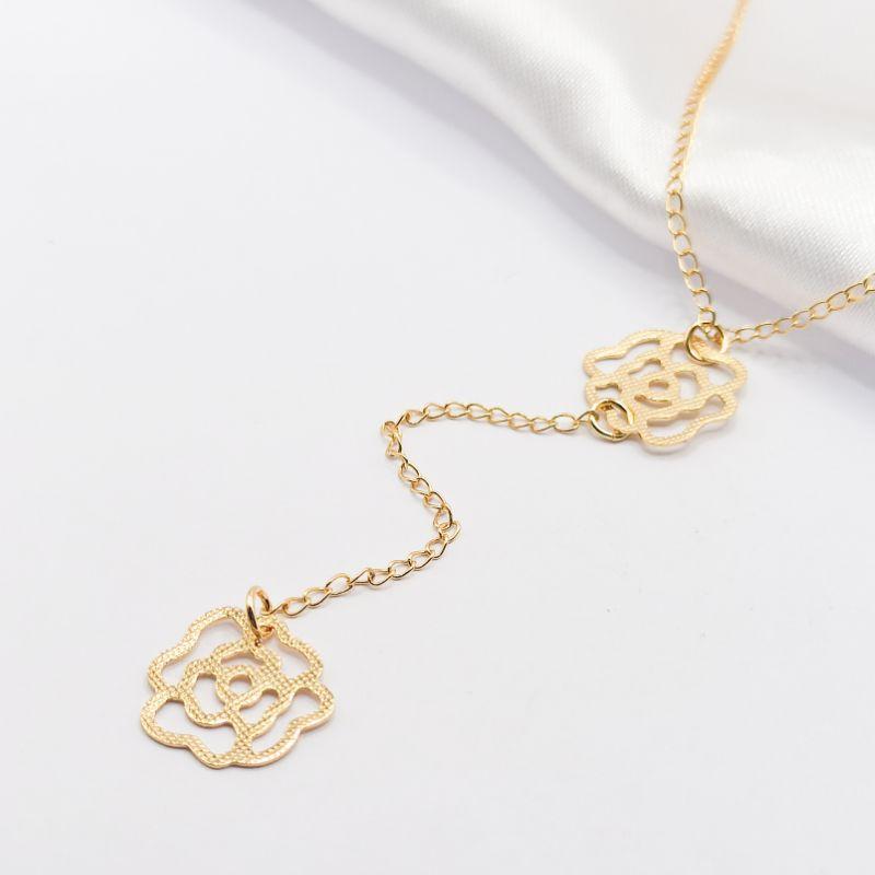 COLAR DOURADO CHOKER 2 ROSAS VAZADAS E LISAS 40CM