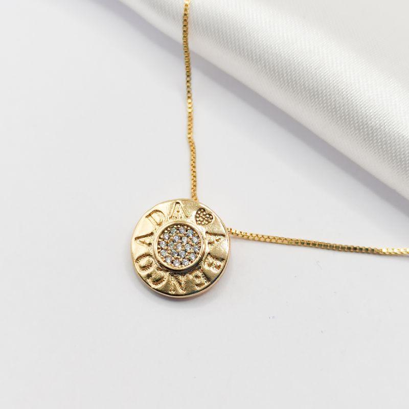 GARGANTILHA DOURADA MEDALHA ABENÇOADA COM ZIRCÔNIA 45CM