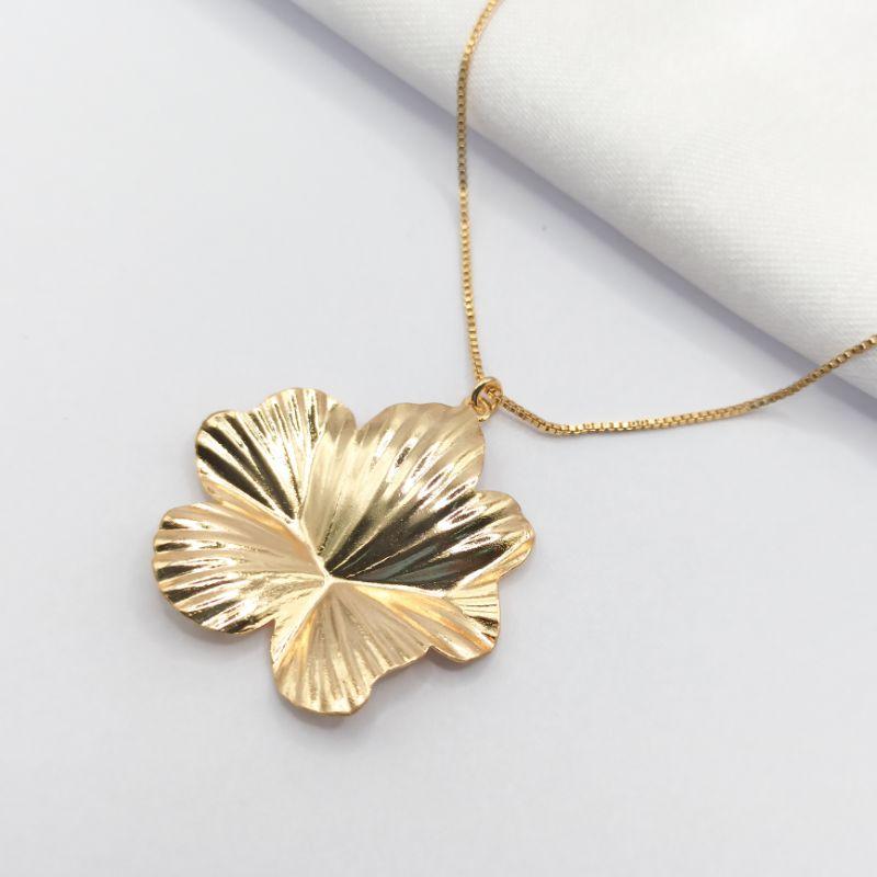 GARGANTILHA DOURADO CHOKER FLOR ORGÂNICA CÔNCAVA 40CM