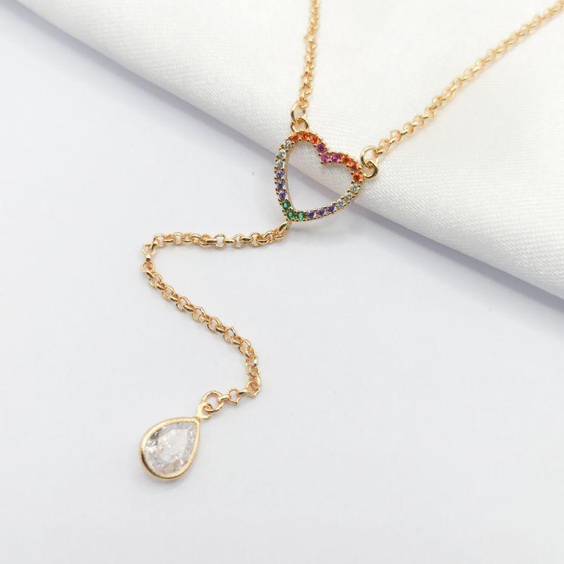 GARGANTILHA DOURADO CORAÇÃO COLORIDO COM PINGENTE CORRENTE E GOTA 45CM