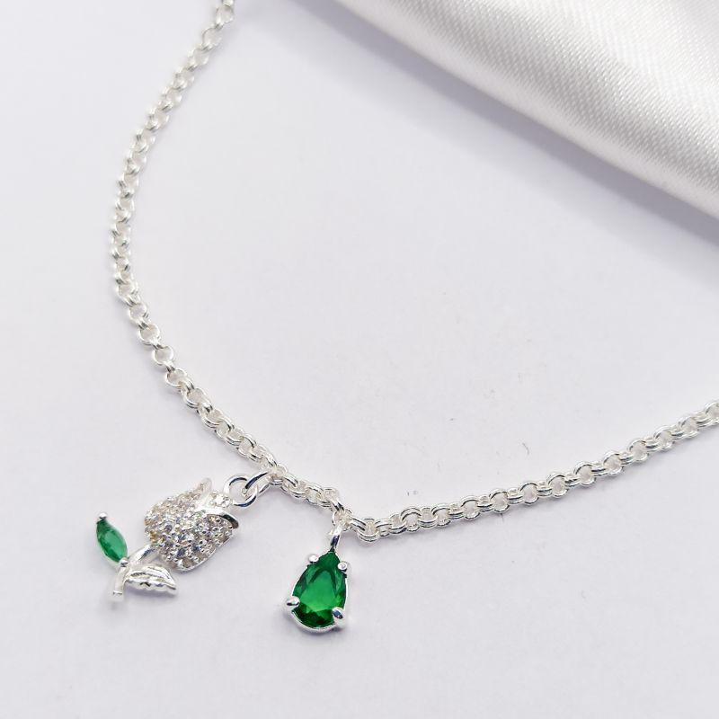 GARGANTILHA PRATA ROSA CRAVEJADA COM GOTA VERDE 45CM